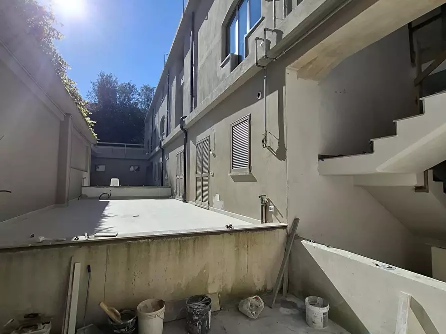 Immagine 2 di Appartamento in vendita  a Carrara