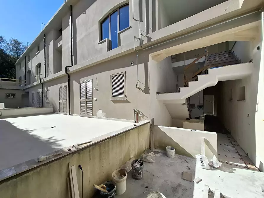 Immagine 1 di Appartamento in vendita  a Carrara