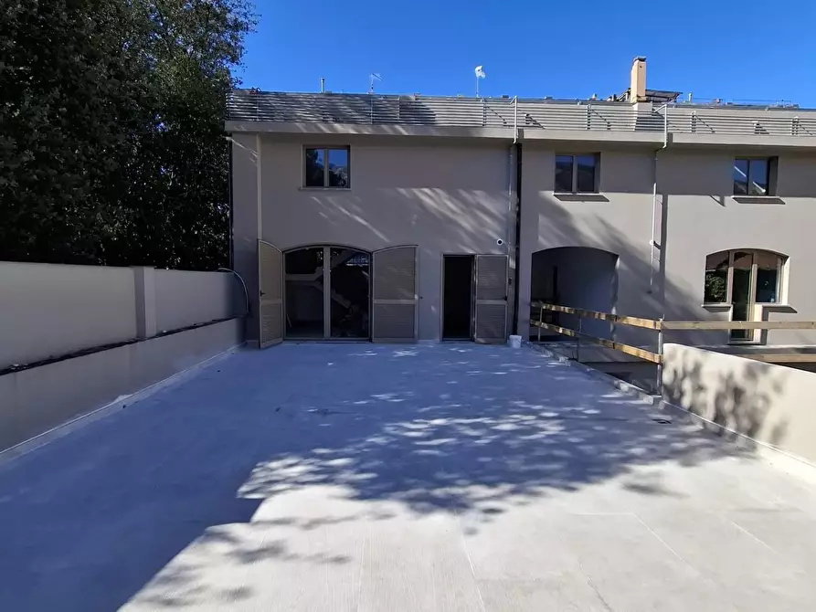 Immagine 1 di Appartamento in vendita  a Carrara