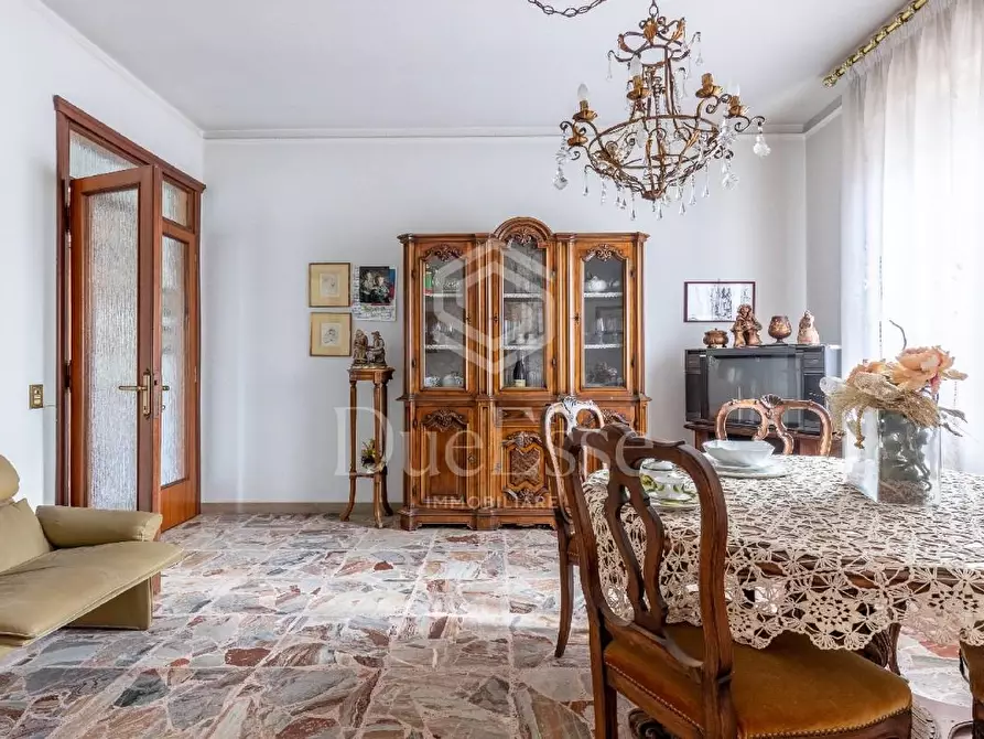 Immagine 17 di Villa in vendita  a Fucecchio
