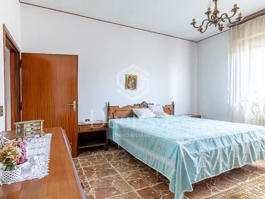 Immagine 12 di Villa in vendita  a Fucecchio