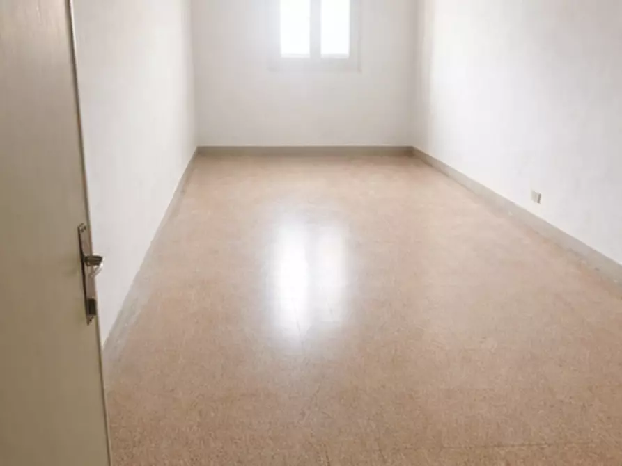 Immagine 5 di Appartamento in vendita  a Pisa