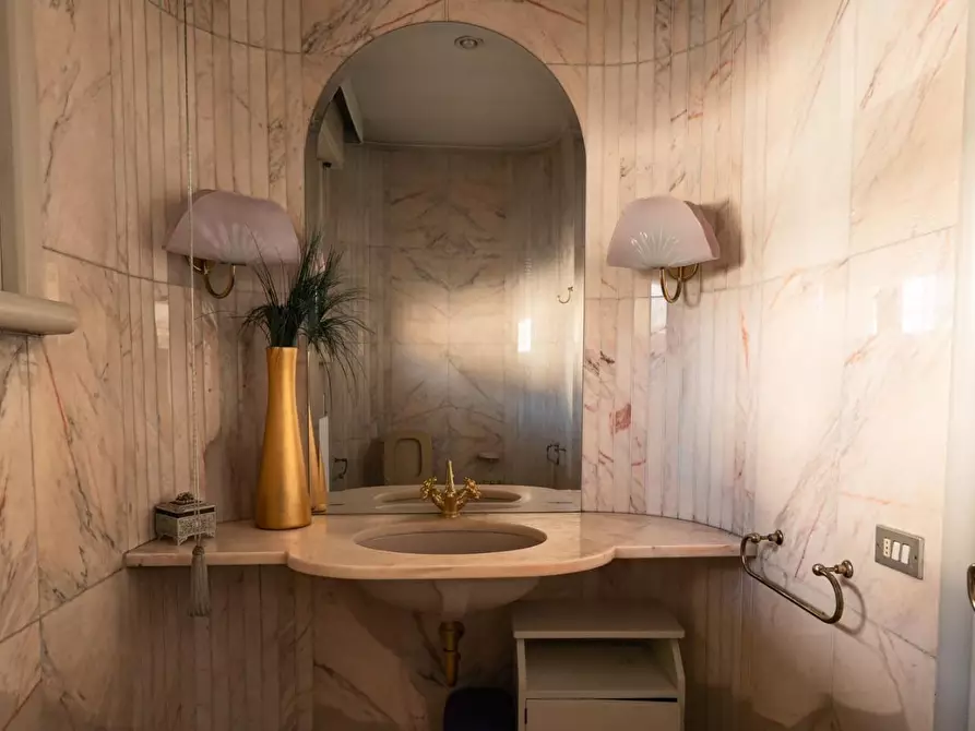 Immagine 21 di Villa in vendita  a Empoli