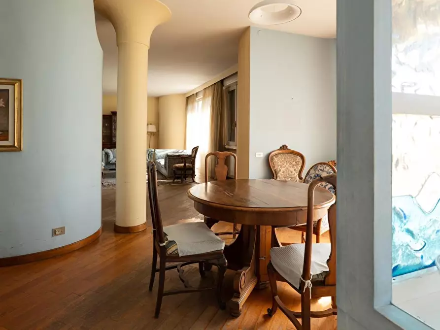 Immagine 6 di Villa in vendita  a Empoli