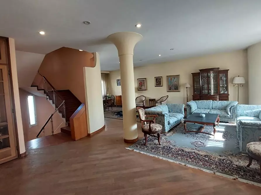 Immagine 9 di Villa in vendita  a Empoli