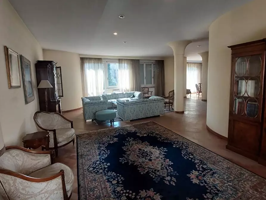 Immagine 1 di Villa in vendita  a Empoli