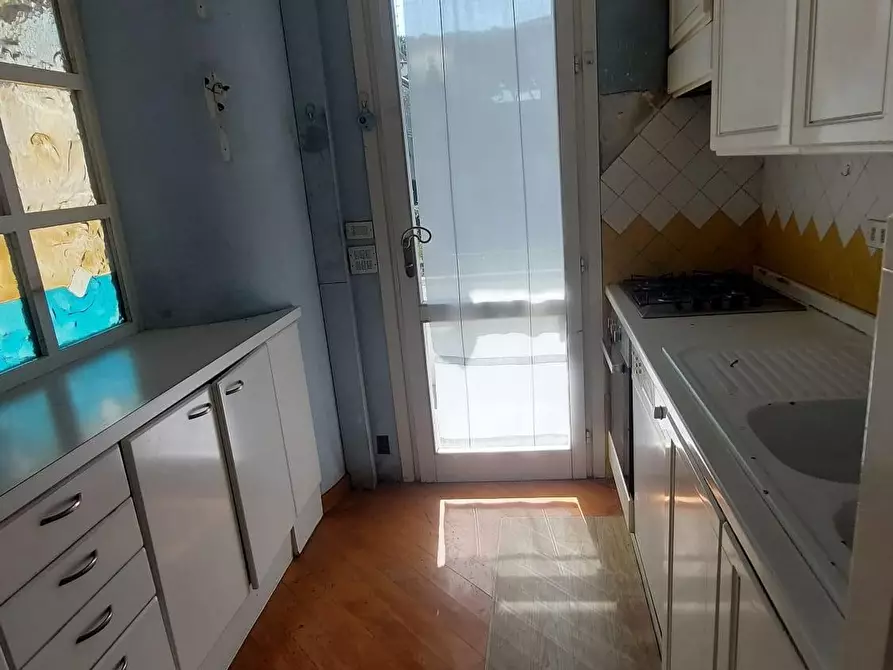 Immagine 4 di Villa in vendita  a Empoli