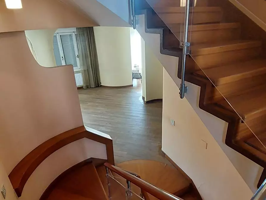 Immagine 11 di Villa in vendita  a Empoli