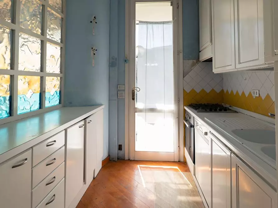 Immagine 3 di Villa in vendita  a Empoli