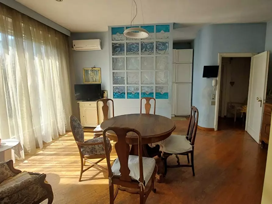 Immagine 2 di Villa in vendita  a Empoli