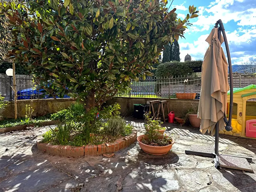 Immagine 1 di Appartamento in vendita  a Capannori