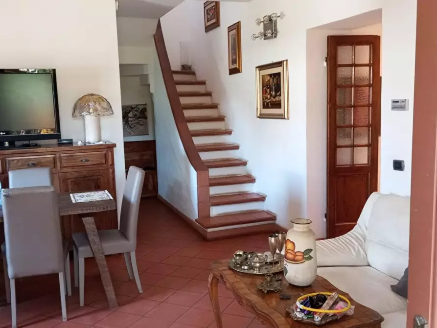 Immagine 12 di Casa bifamiliare in vendita  a Montignoso