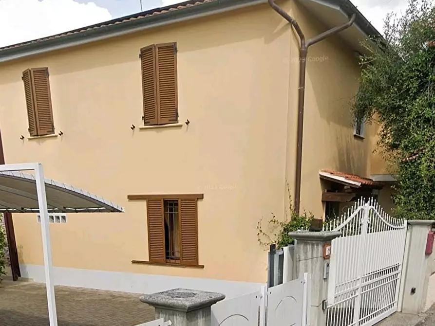 Immagine 2 di Casa bifamiliare in vendita  a Montignoso