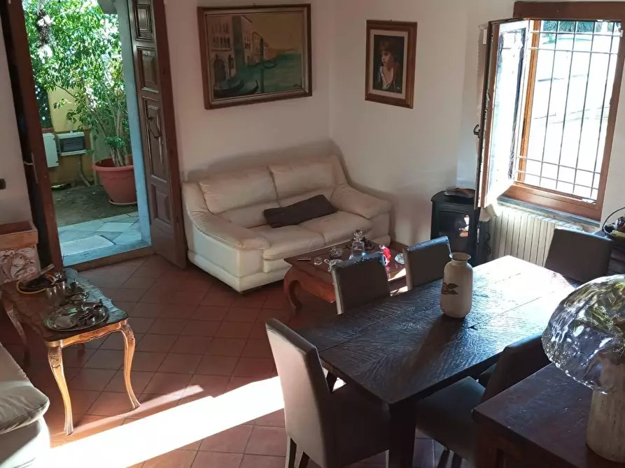 Immagine 6 di Casa bifamiliare in vendita  a Montignoso