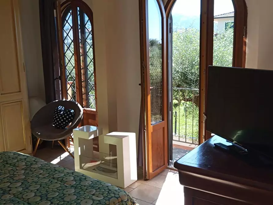 Immagine 20 di Casa bifamiliare in vendita  a Montignoso