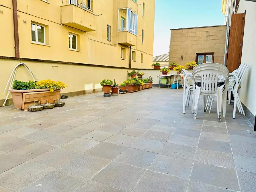 Immagine 3 di Appartamento in vendita  a Siena