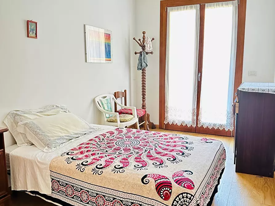 Immagine 10 di Appartamento in vendita  a Siena