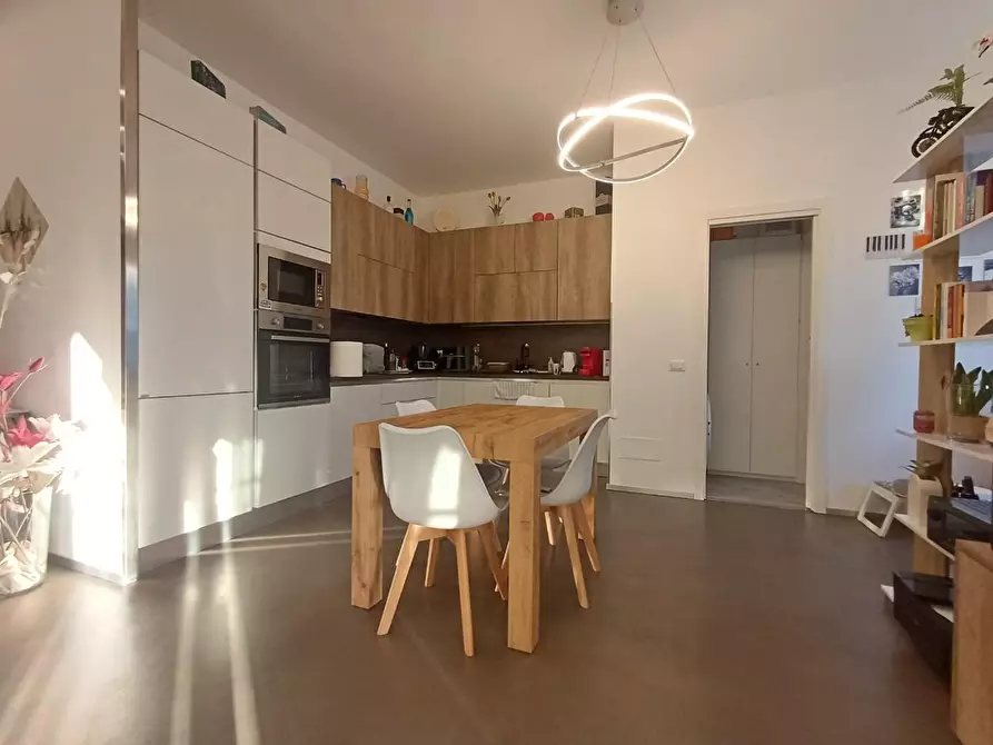 Immagine 4 di Appartamento in vendita  a Siena