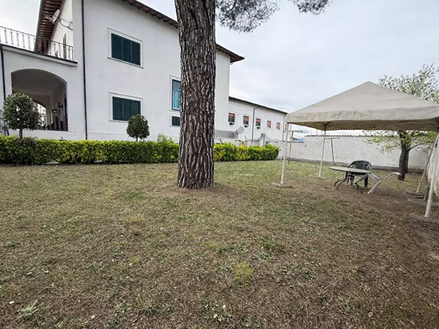 Immagine 1 di Villa in affitto  a Crespina Lorenzana