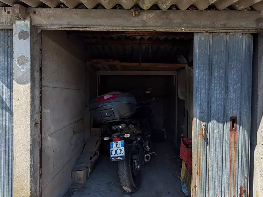 Immagine 1 di Garage in vendita  a Cerreto Guidi