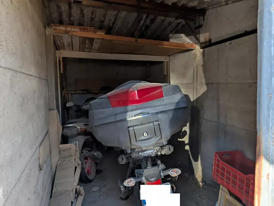 Immagine 2 di Garage in vendita  a Cerreto Guidi