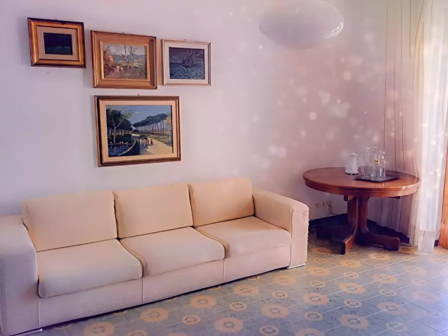 Immagine 1 di Appartamento in vendita  a Carrara