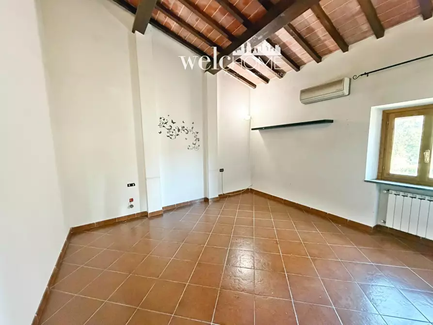 Immagine 19 di Villetta a schiera in vendita  a Campi Bisenzio