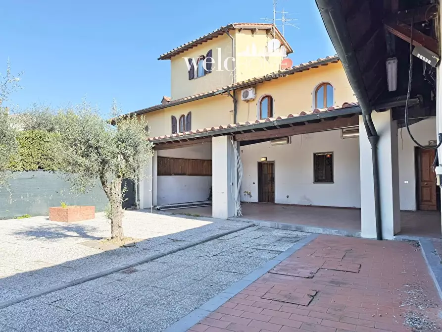 Immagine 2 di Villetta a schiera in vendita  a Campi Bisenzio