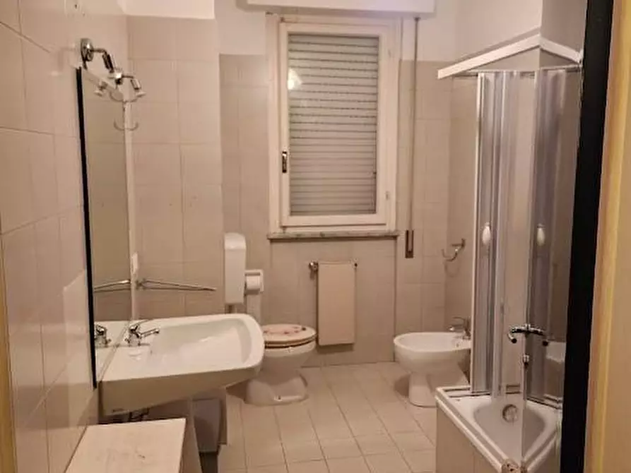 Immagine 6 di Appartamento in affitto  a Carrara