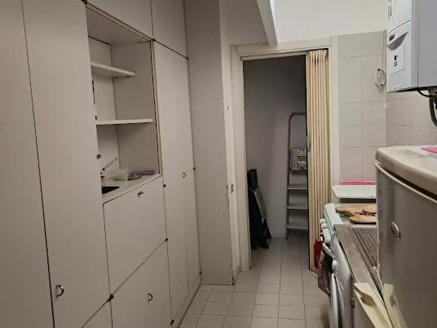 Immagine 8 di Appartamento in affitto  a Carrara