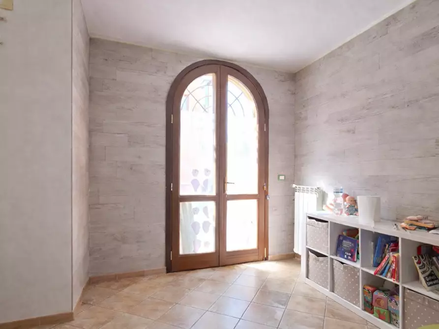 Immagine 5 di Locale commerciale in vendita  a Cascina