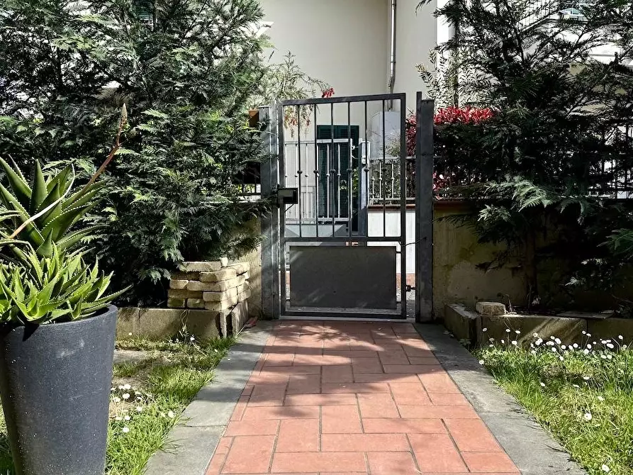 Immagine 23 di Villetta a schiera in vendita  a Massa