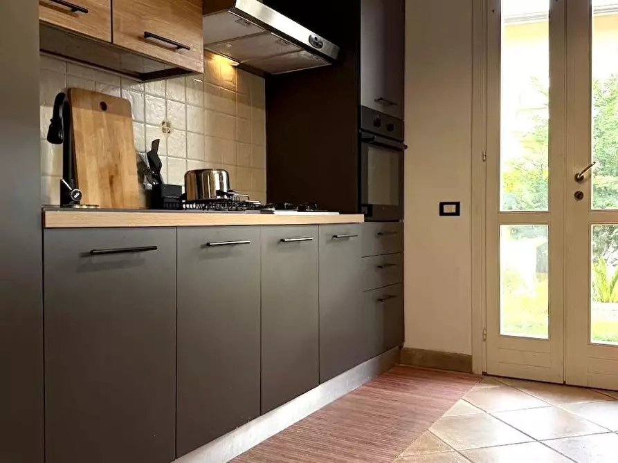 Immagine 3 di Villetta a schiera in vendita  a Massa