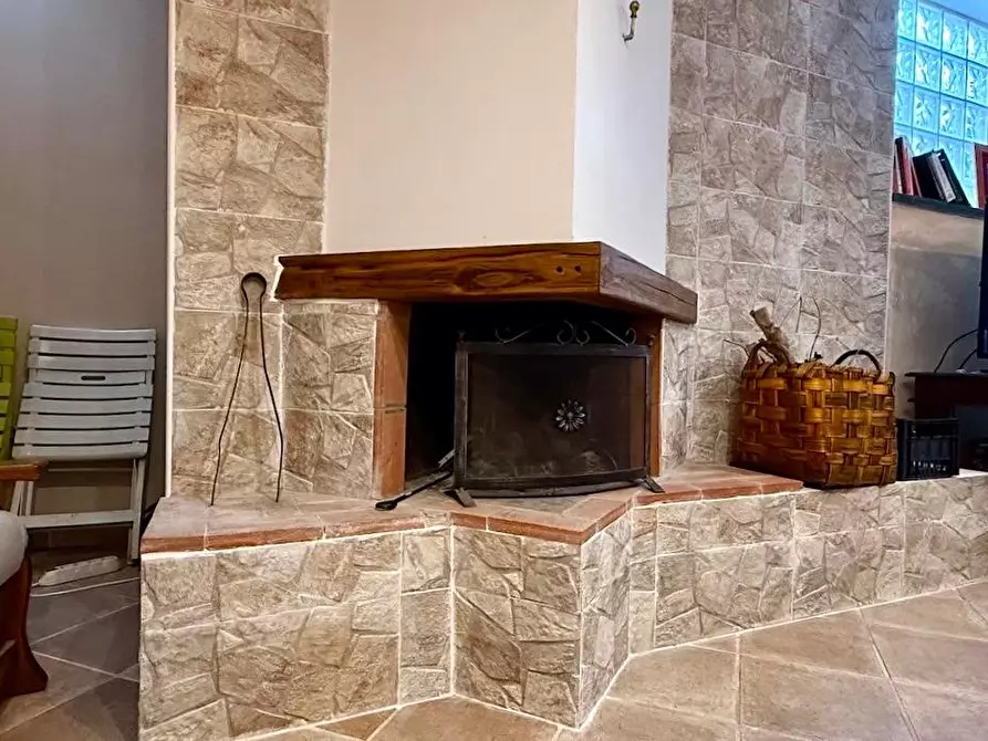 Immagine 9 di Villetta a schiera in vendita  a Massa