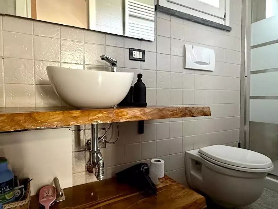 Immagine 6 di Villetta a schiera in vendita  a Massa