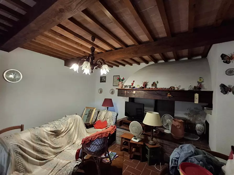 Immagine 2 di Casa colonica in vendita  a Vinci