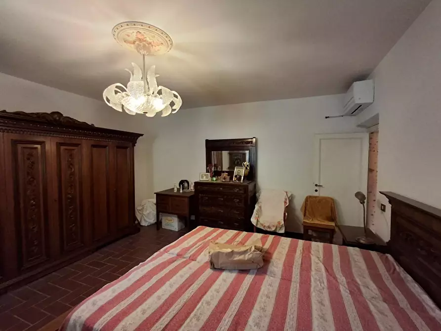 Immagine 5 di Casa colonica in vendita  a Vinci