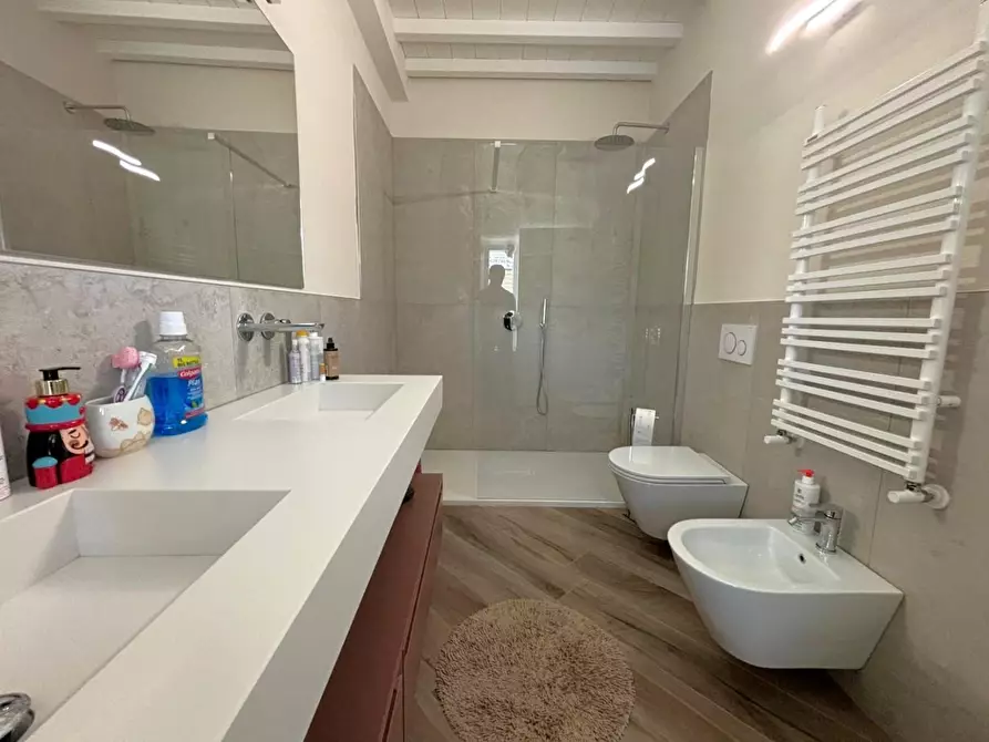 Immagine 14 di Casa bifamiliare in vendita  a Lucca