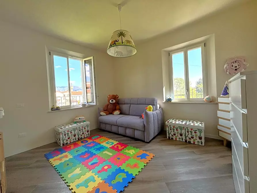 Immagine 10 di Casa bifamiliare in vendita  a Lucca