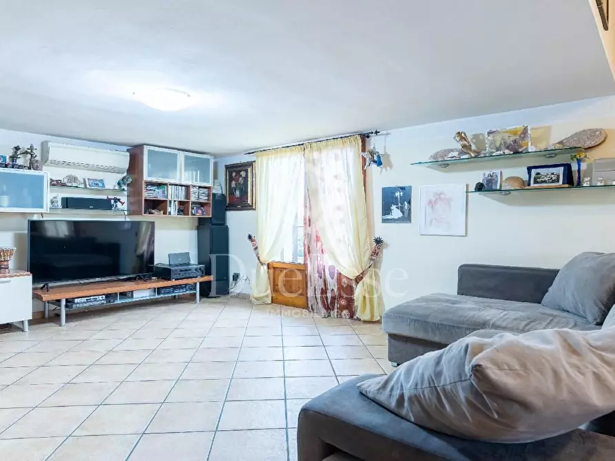 Immagine 3 di Villa in vendita  a Cascina