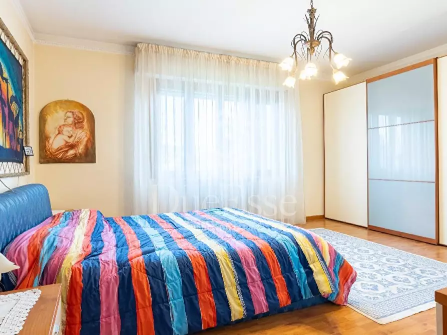 Immagine 14 di Villa in vendita  a Cascina