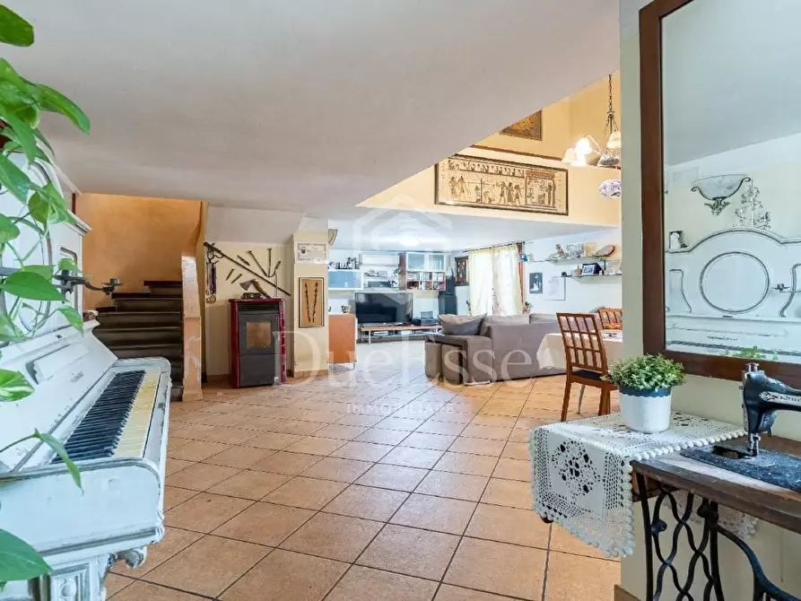 Immagine 4 di Villa in vendita  a Cascina