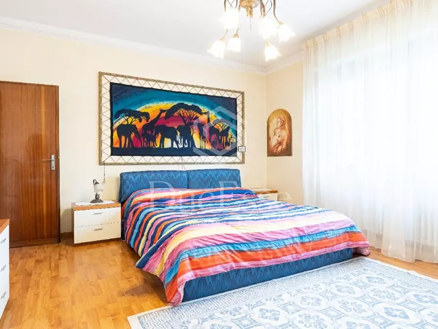 Immagine 13 di Villa in vendita  a Cascina