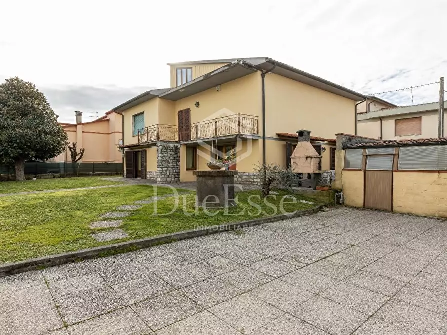 Immagine 22 di Villa in vendita  a Cascina