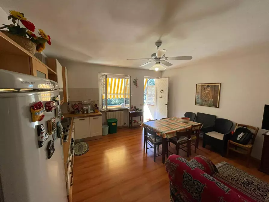 Immagine 13 di Appartamento in vendita  a Massa