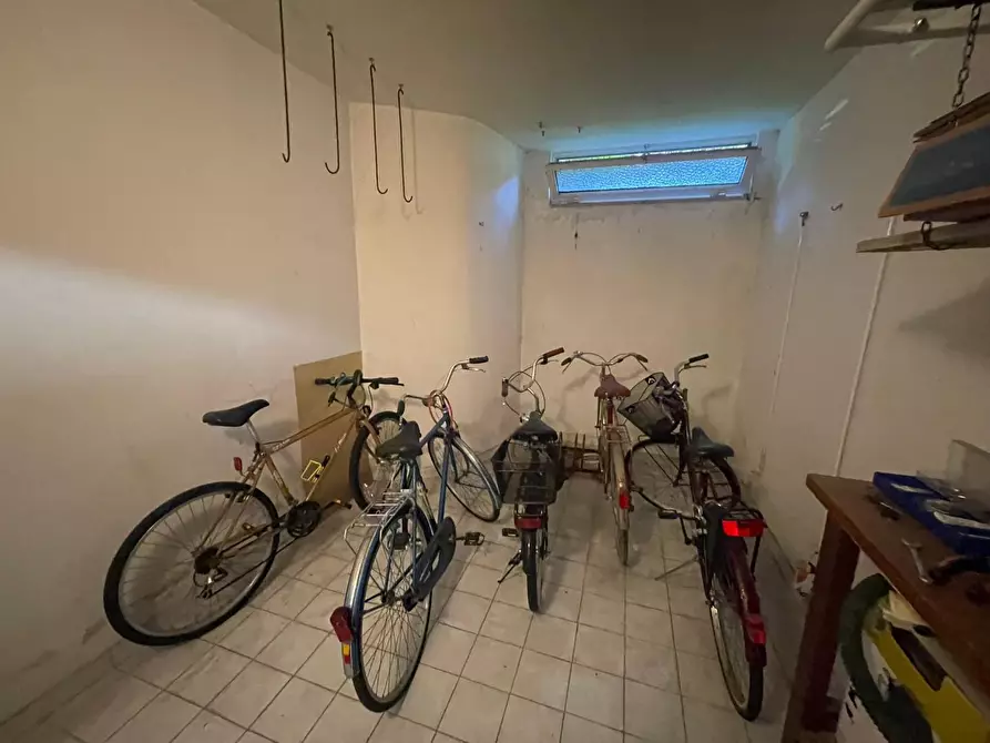 Immagine 45 di Appartamento in vendita  a Massa