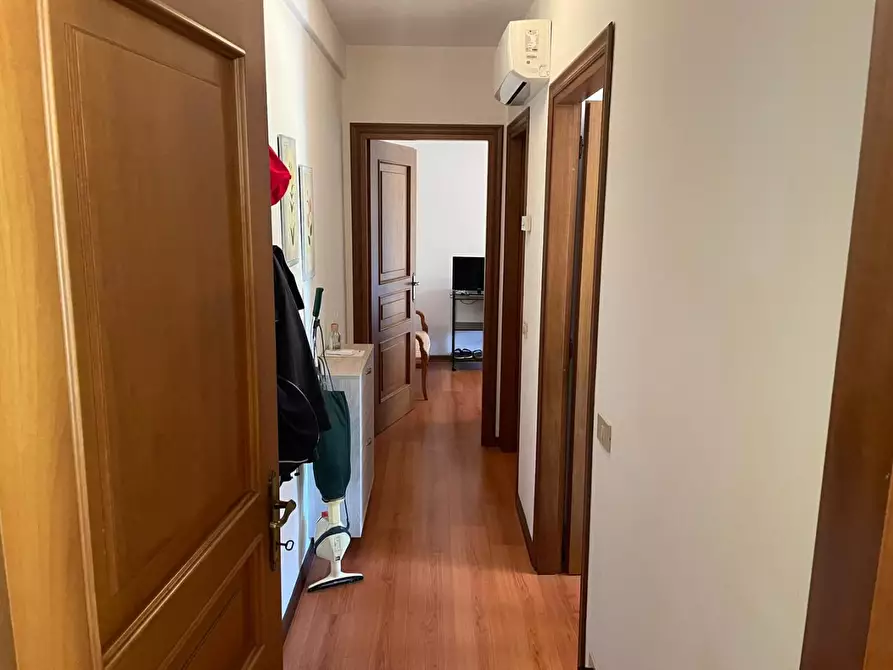 Immagine 17 di Appartamento in vendita  a Massa