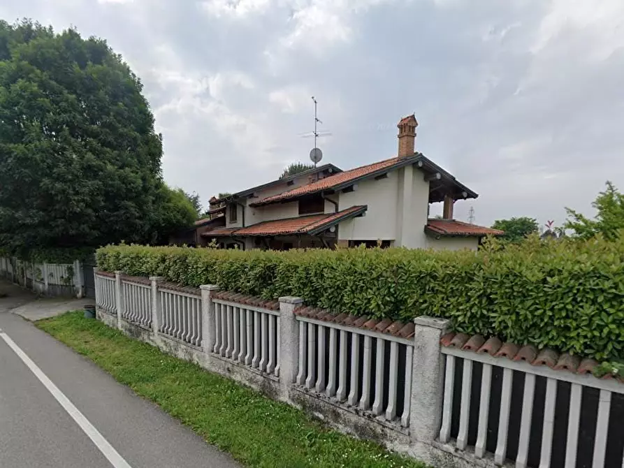 Immagine 1 di Villa in vendita  a Grezzago