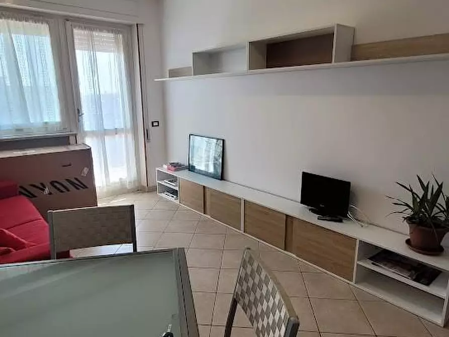 Immagine 5 di Appartamento in affitto  a Carrara