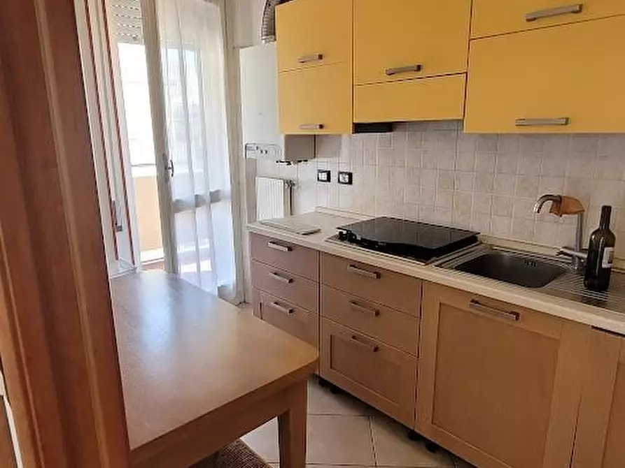 Immagine 10 di Appartamento in affitto  a Carrara